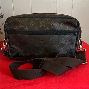 Authentic Louis Vuitton Monogram Black and Brown Messenger Bag